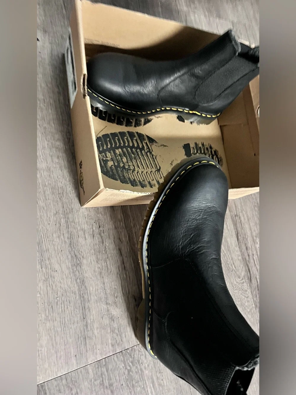 Dr. Martens Black Leather Chelsea Boots with Yellow Stitching nwt nib rare boots